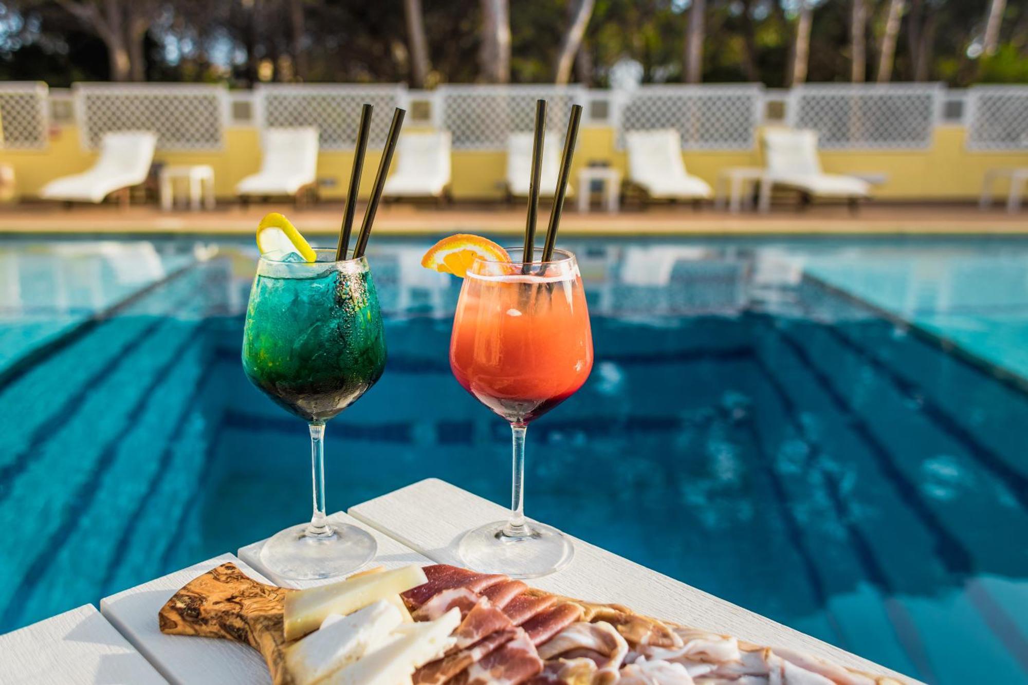 Hotel Fiore Di Maggio Вилласимиус Экстерьер фото
