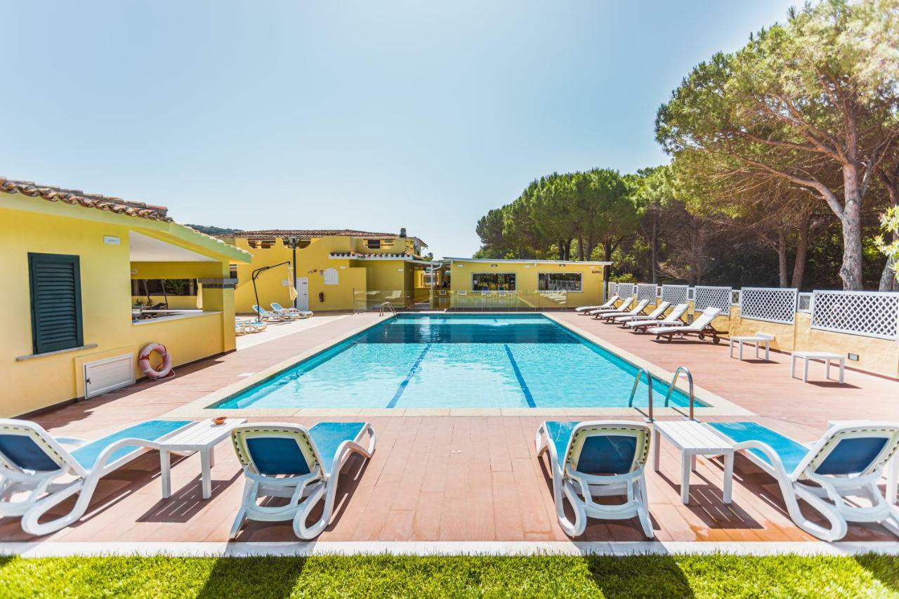 Hotel Fiore Di Maggio Вилласимиус Экстерьер фото