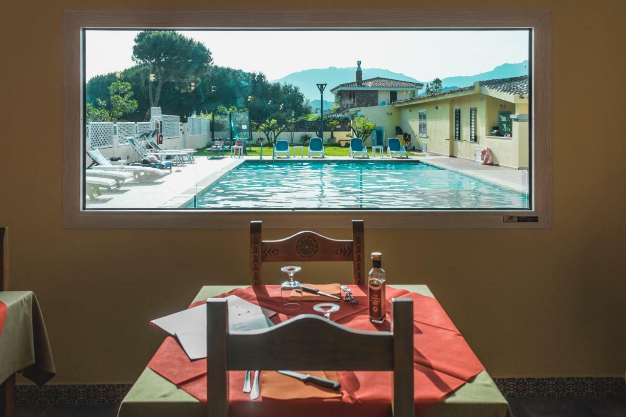 Hotel Fiore Di Maggio Вилласимиус Экстерьер фото