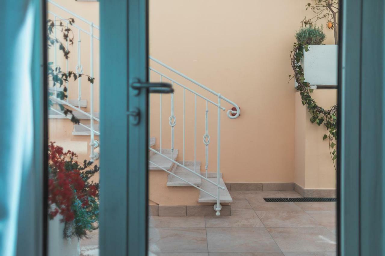 Hotel Fiore Di Maggio Вилласимиус Экстерьер фото